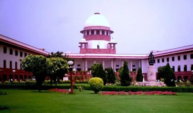 Supreme Court judges, lawyers observe silence to pay tribute to Pahalgam terror attack: Supreme Court judges, lawyers observe silence to pay tribute to victims