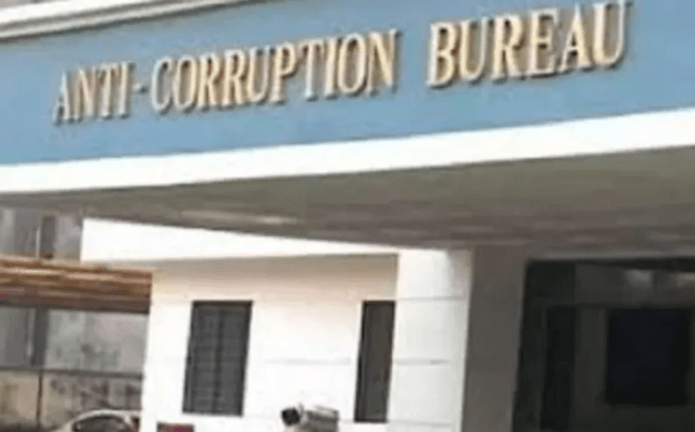 ACB arrests in-charge Police Post GMC Jammu, driver for accepting ACB arrests in-charge Police Post GMC Jammu, driver for accepting bribe