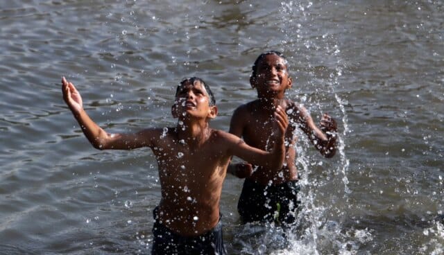 Record-breaking heatwave in Kashmir Record-breaking heatwave in Kashmir