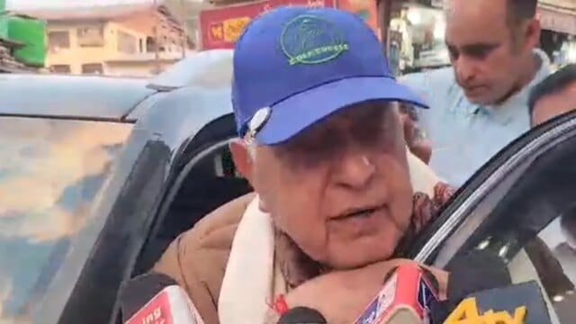 Farooq Abdullah asks film-makers to make movies in Kashmiri language