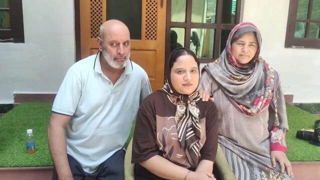 First batch of 9 Kashmiri students return from Iran