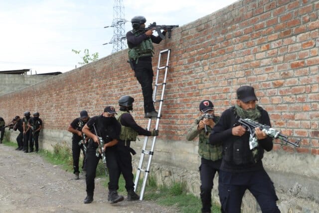 Srinagar police conducts mock drill to assess emergency preparedness for SANJY 2025