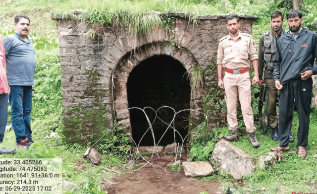 Amid gastroenteritis outbreak, 5 contaminated springs sealed in Rajouri village