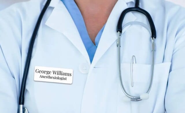 Govt directs doctors, paramedics to wear aprons, nameplates during duty Govt directs doctors, paramedics to wear aprons, nameplates during duty hours