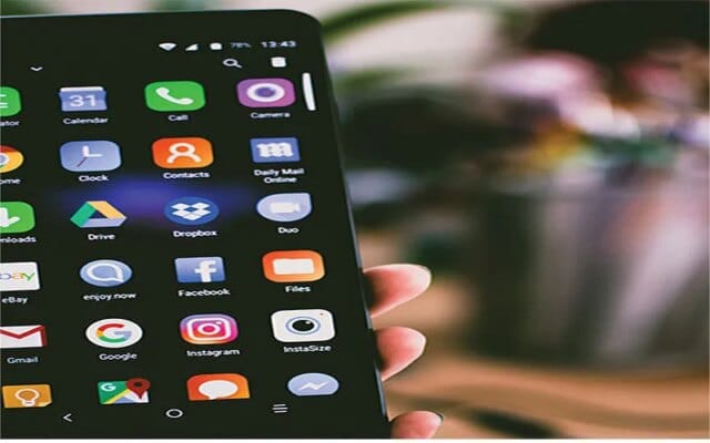 India supplies 1 in 3 smartphones to US as Apple India supplies 1 in 3 smartphones to US as Apple shifts from China