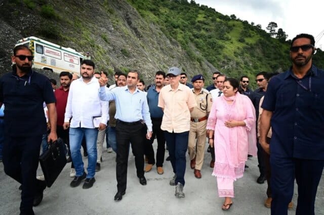 Highway restoration may take 20–25 days, alternate routes available: CM 'Highway restoration may take 20–25 days, alternate routes available': CM Omar Abdullah