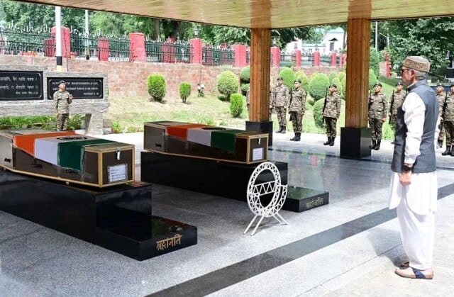 J-K CM pays floral tribute to soldiers killed in Kulgam J-K CM pays floral tribute to soldiers killed in Kulgam gunfight