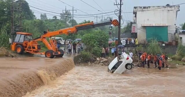 Car swept away in Kathua flash floods, one dead Car swept away in Kathua flash floods, one dead