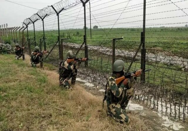 Soldier killed as army foils infiltration bid in north Kashmir's Soldier killed as army foils infiltration bid in north Kashmir's Uri