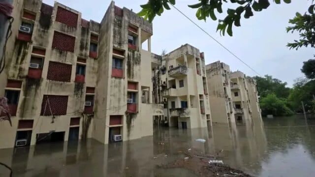 IIIM students evacuated after floodwaters inundate hostel ground floor in IIIM students evacuated after floodwaters inundate hostel ground floor in Jammu