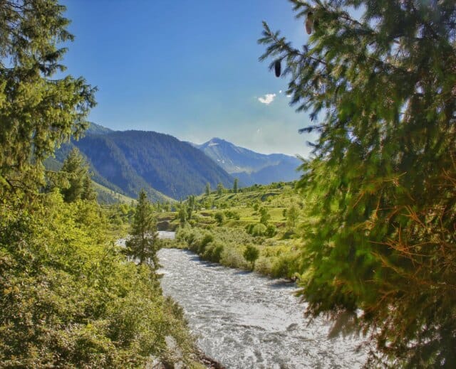 Record 29,000 tourists visit Gurez valley in north Kashmir in 2025