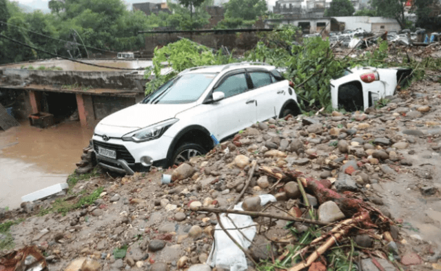 Vaishno Devi track landslide death toll 34