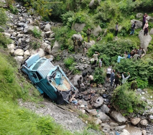 2 CRPF personnel dead, 12 injured in Udhampur road accident 2 CRPF personnel dead, 12 injured in Udhampur road accident