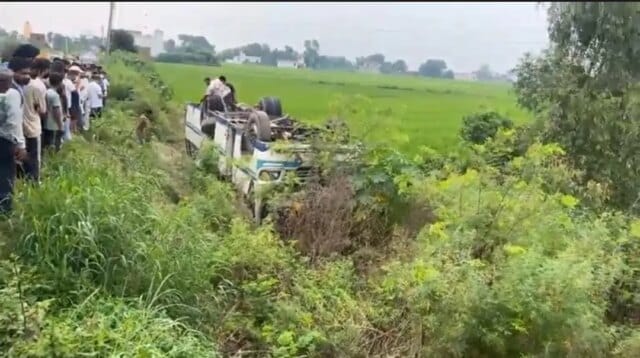 15 injured in bus accident in Jammu