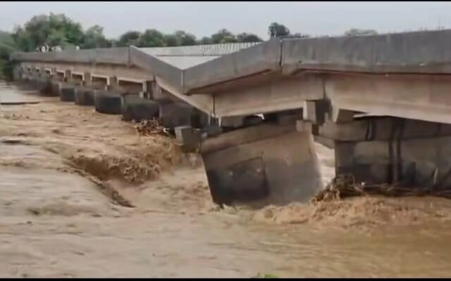 Torrential rains in parts of J-K trigger flood-like situation, bridge Torrential rains in parts of J-K trigger flood-like situation, bridge damaged on Jammu-Pathankot highway