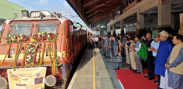 LG Manoj Sinha flags off parcel train service from Budgam LG Manoj Sinha flags off parcel train service from Budgam to Delhi