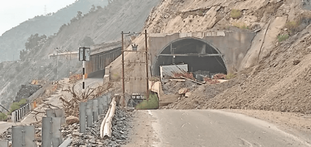 Mehad-Cafeteria Morh tunnel work frozen since Dec 2023 Mehad-Cafeteria Morh tunnel work frozen since Dec 2023