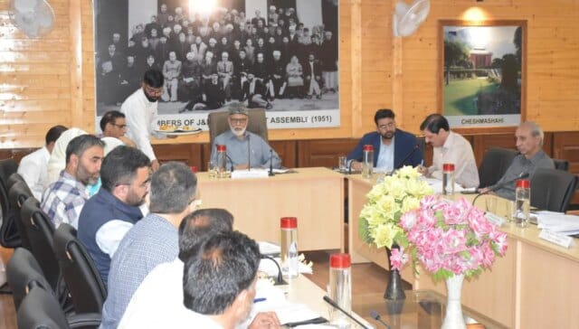 MLA Khanyar chairs meeting to discuss steps strengthening J&K’s health infrastructure
