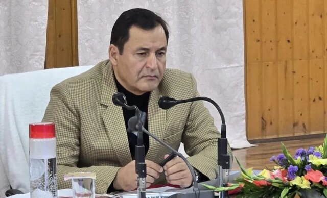 Javid Dar hopeful of central relief for farmers affected by Javid Dar hopeful of central relief for farmers affected by weather vagaries