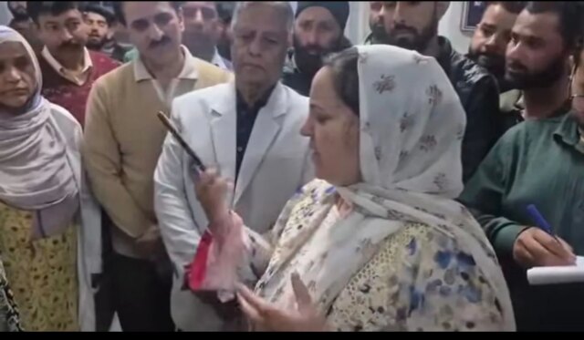 Minister Sakina Itoo conducts surprise visit to Pattan Hospital, orders action against absent staff