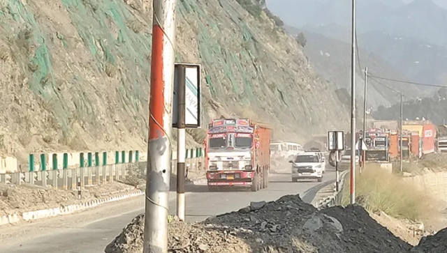 NH-44 open, but traffic crawls between Ramban, Banihal